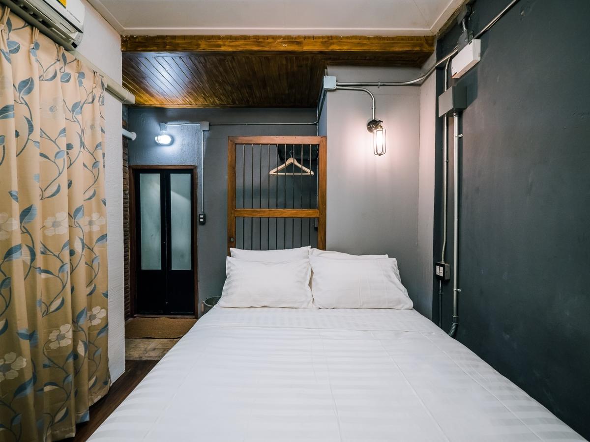 Zeds Hostel Bangkok Ngoại thất bức ảnh
