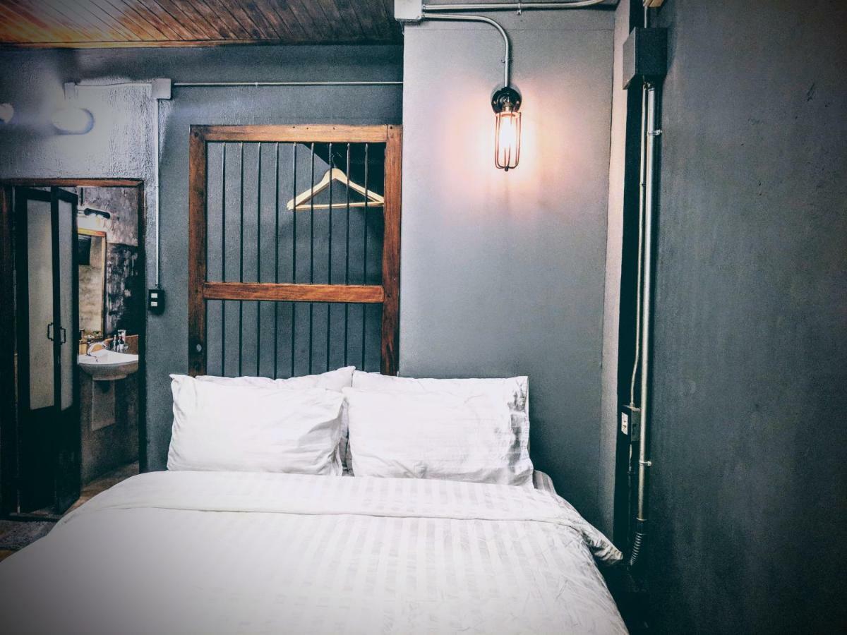 Zeds Hostel Bangkok Ngoại thất bức ảnh